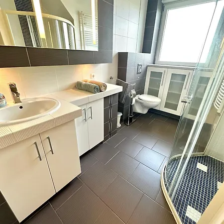 1 Lucia Krol Apartment *